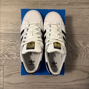adidas Superstar J Sneakers with Classic Black Stripes - White